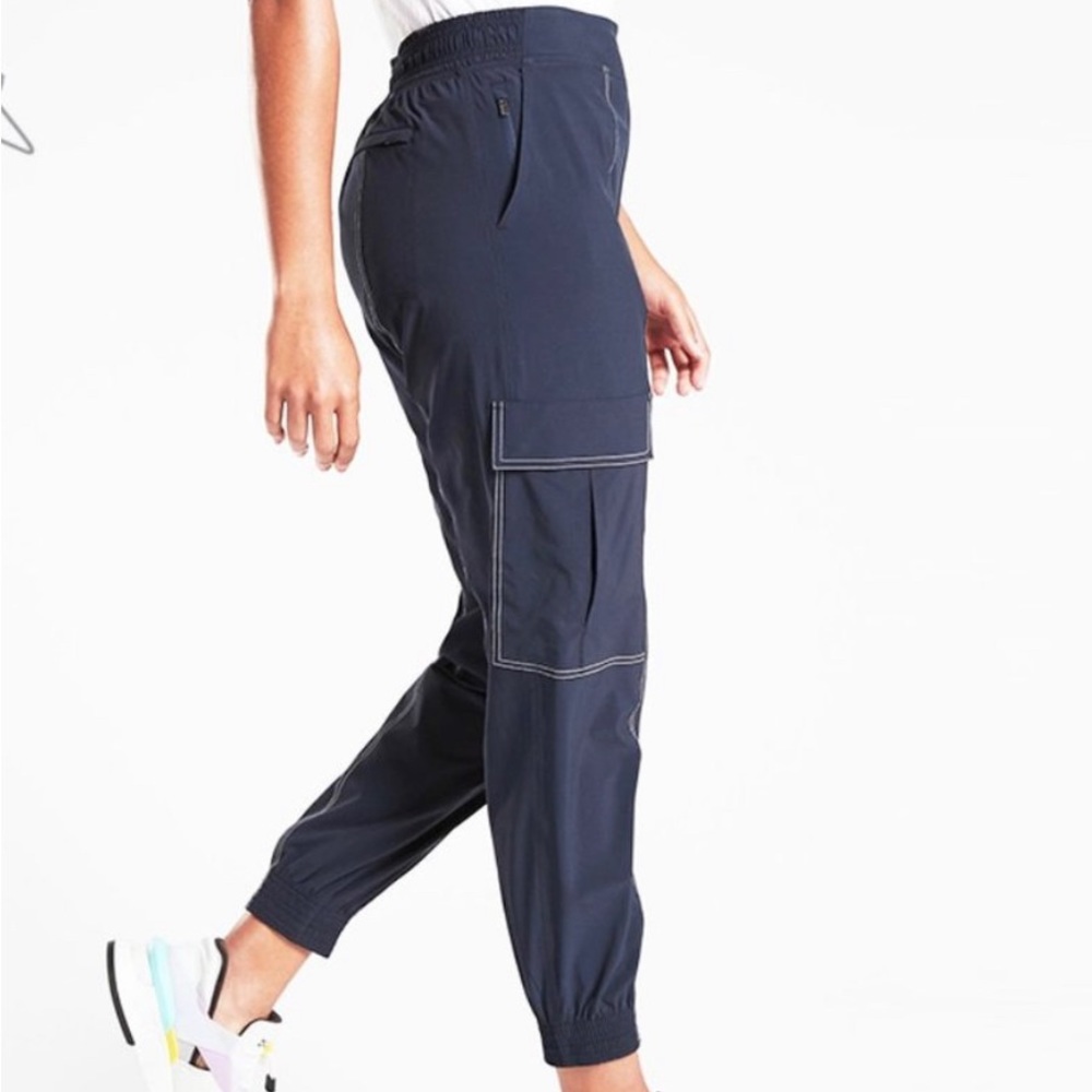 Athleta Chelsea Utility Cargo Jogger size 2